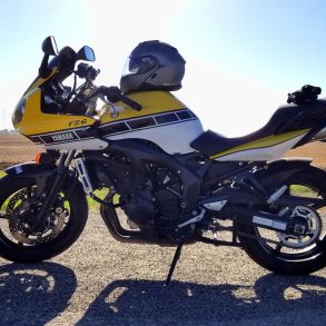 Silhouette of a 2007 Yamaha FZ6 Fazer