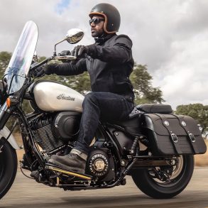 2022 Indian Chief Bagger with a windshield