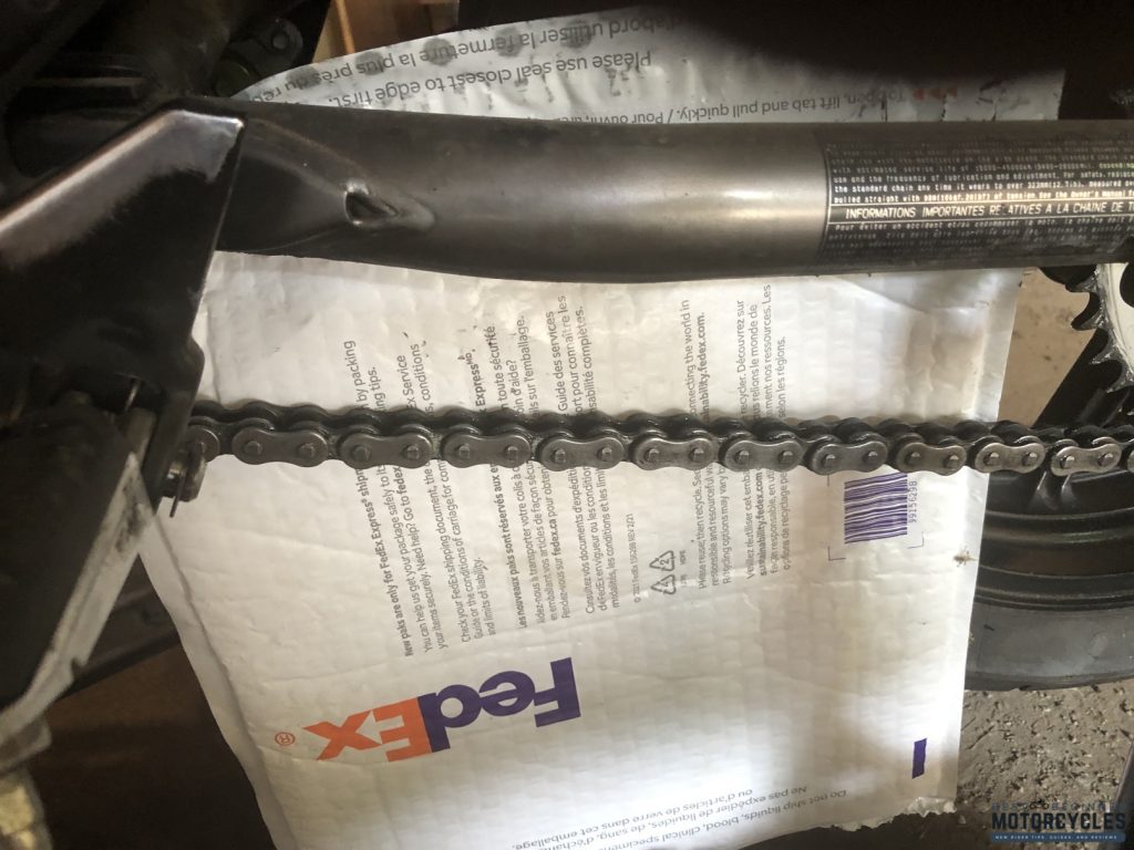 A demonstration of what a kinked link looks like above the UPC of the envelope (author's picture)