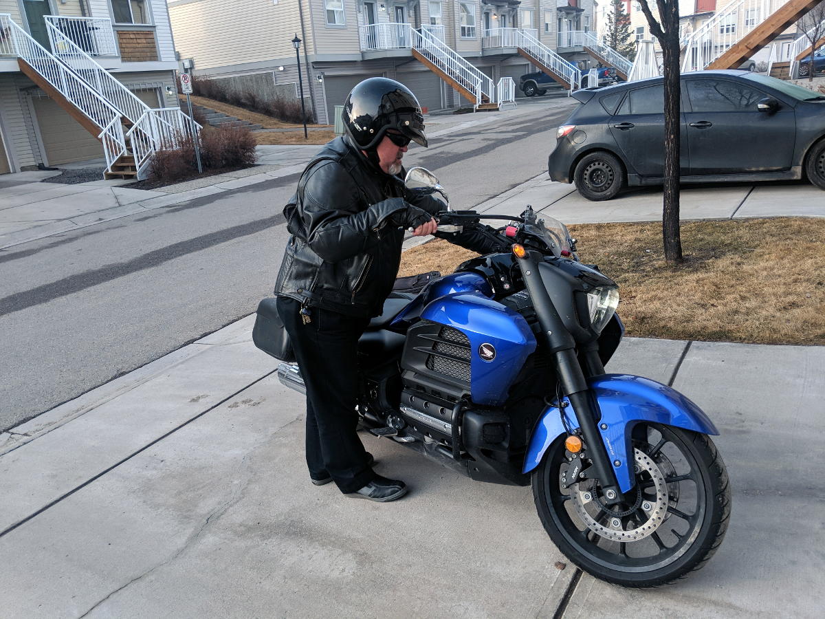 Reverse normal mounting