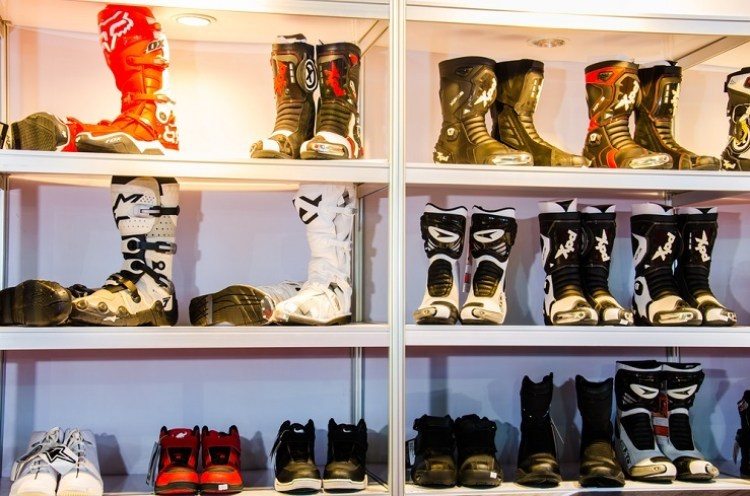 the style of motorcycle boot